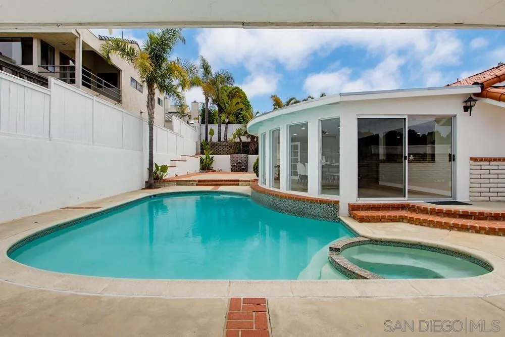 308 Leeann Lane Encinitas, CA 92024 - Photo 41 of 75 Exterior Back