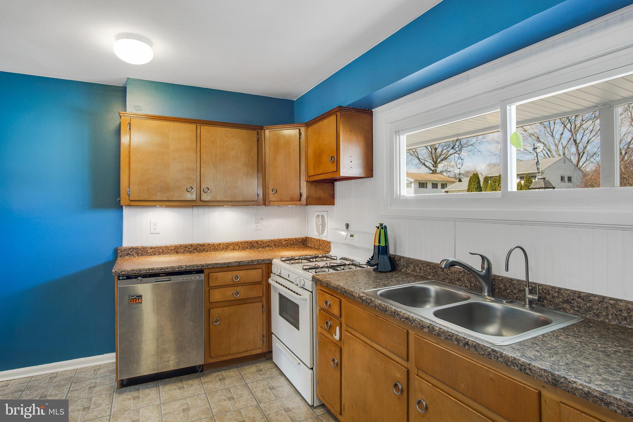 39 Miles Road Claymont, DE 19703 - Photo 8 of 20 Kitchen