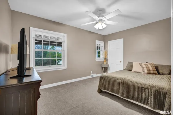 $575,000 | 6526 North Saint Marys Road, Peoria, IL 61614