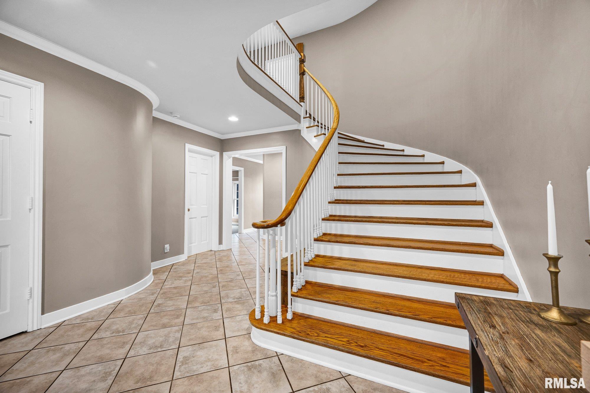 6526 North Saint Marys Road Peoria, IL 61614 - Photo 4 of 84