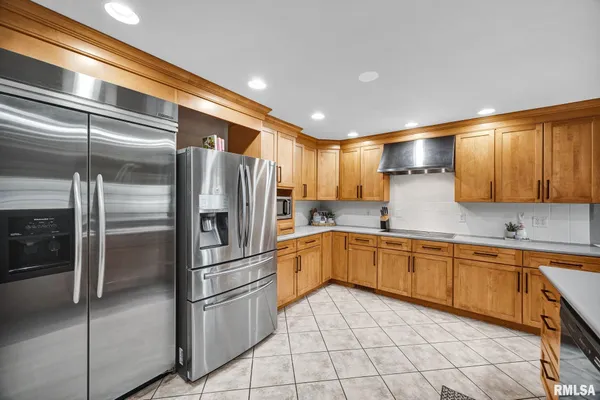 $575,000 | 6526 North Saint Marys Road, Peoria, IL 61614