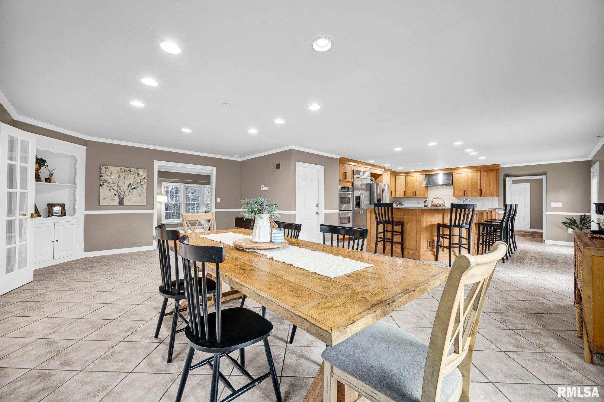 6526 North Saint Marys Road Peoria, IL 61614 - Photo 10 of 84