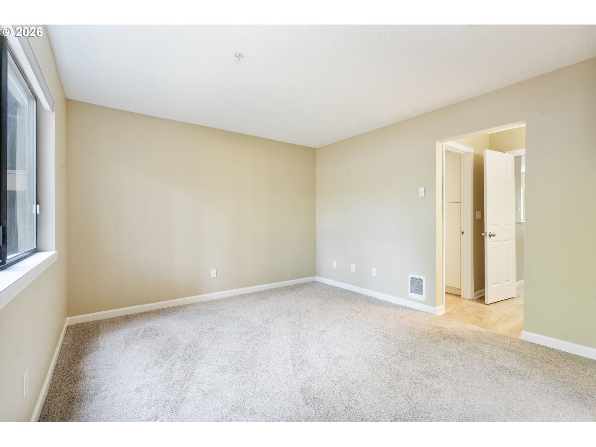 9967 Southeast Talbert Street Clackamas, OR 97015 - Photo 23 of 33 a view of an empty room
