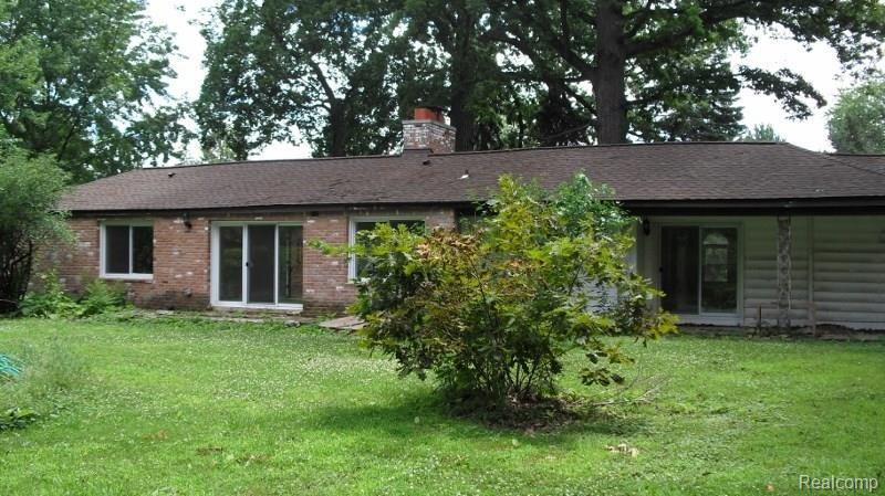 2445 East Thirteen Mile Road Warren, MI 48092 - Photo 14 of 41 CIMG2318 (800x449).jpg