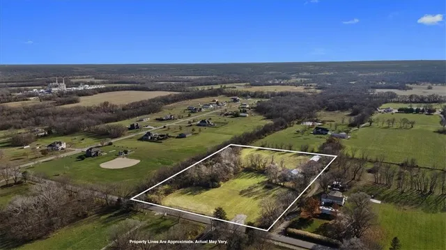 $335,000 | 23903 East 175th Street, Pleasant Hill, MO 64080