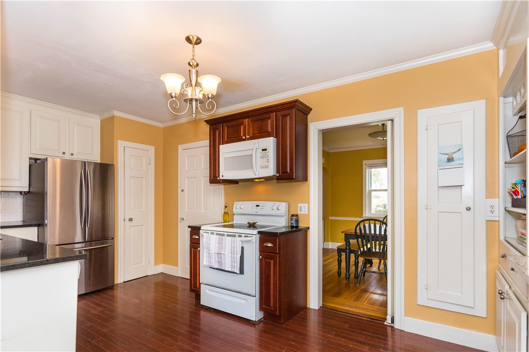 26 Haverford Road Warwick, RI 02886 - Photo 8 of 32 Gallery Image 8