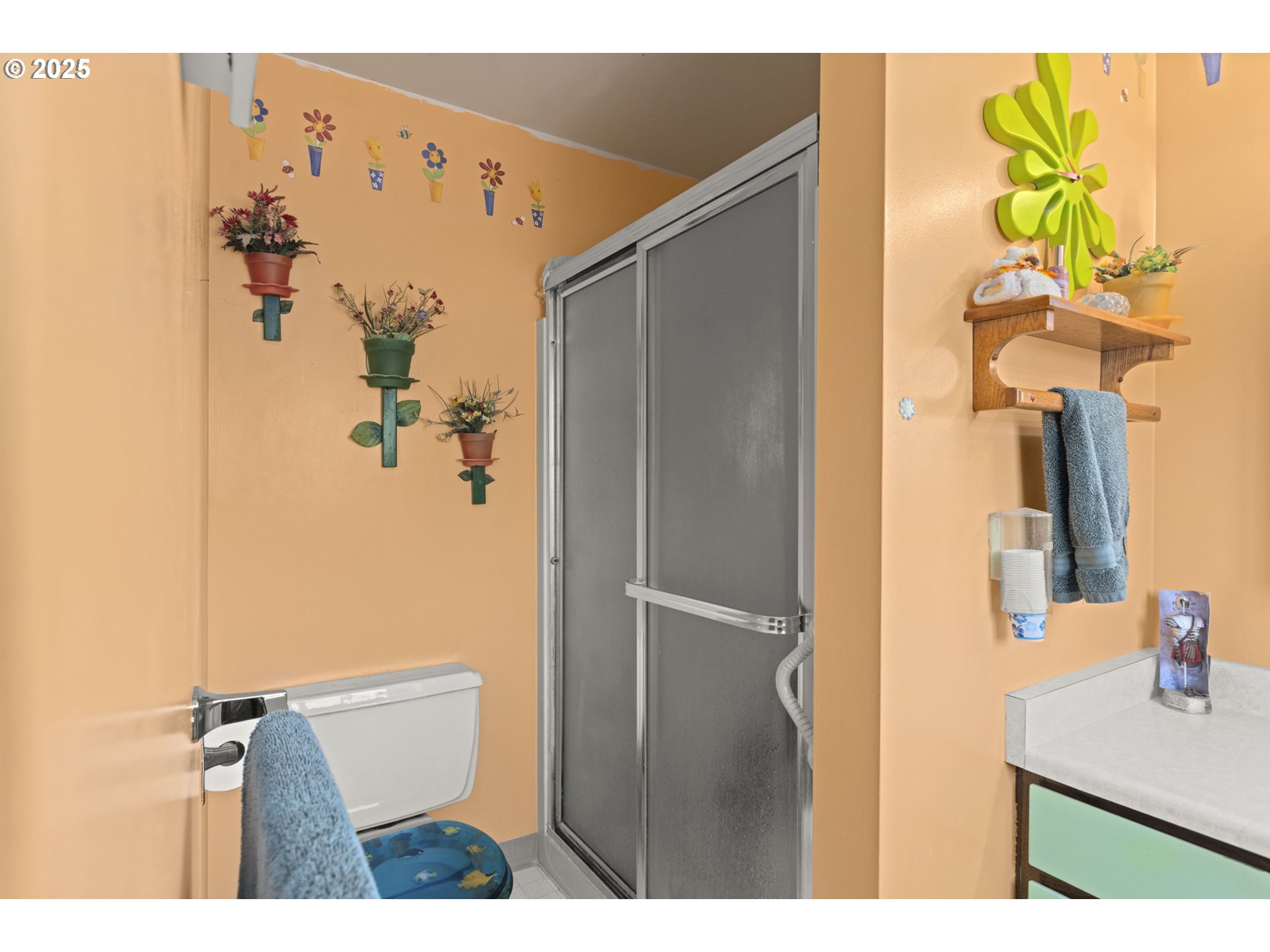 505 Southwest Tichenor Street Clatskanie, OR 97016 - Photo 22 of 39 Bathroom, Attached