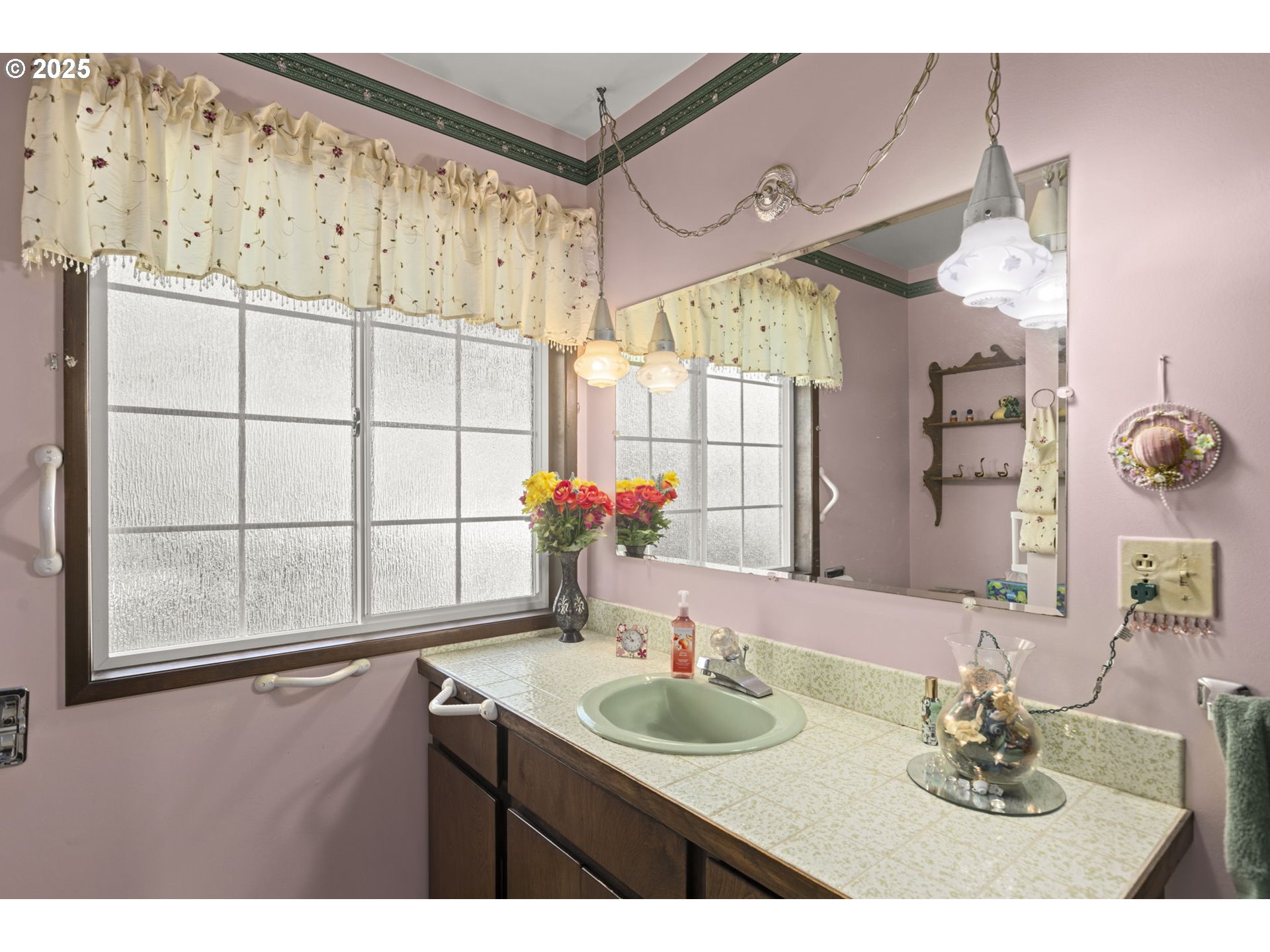 505 Southwest Tichenor Street Clatskanie, OR 97016 - Photo 26 of 39 Bathroom