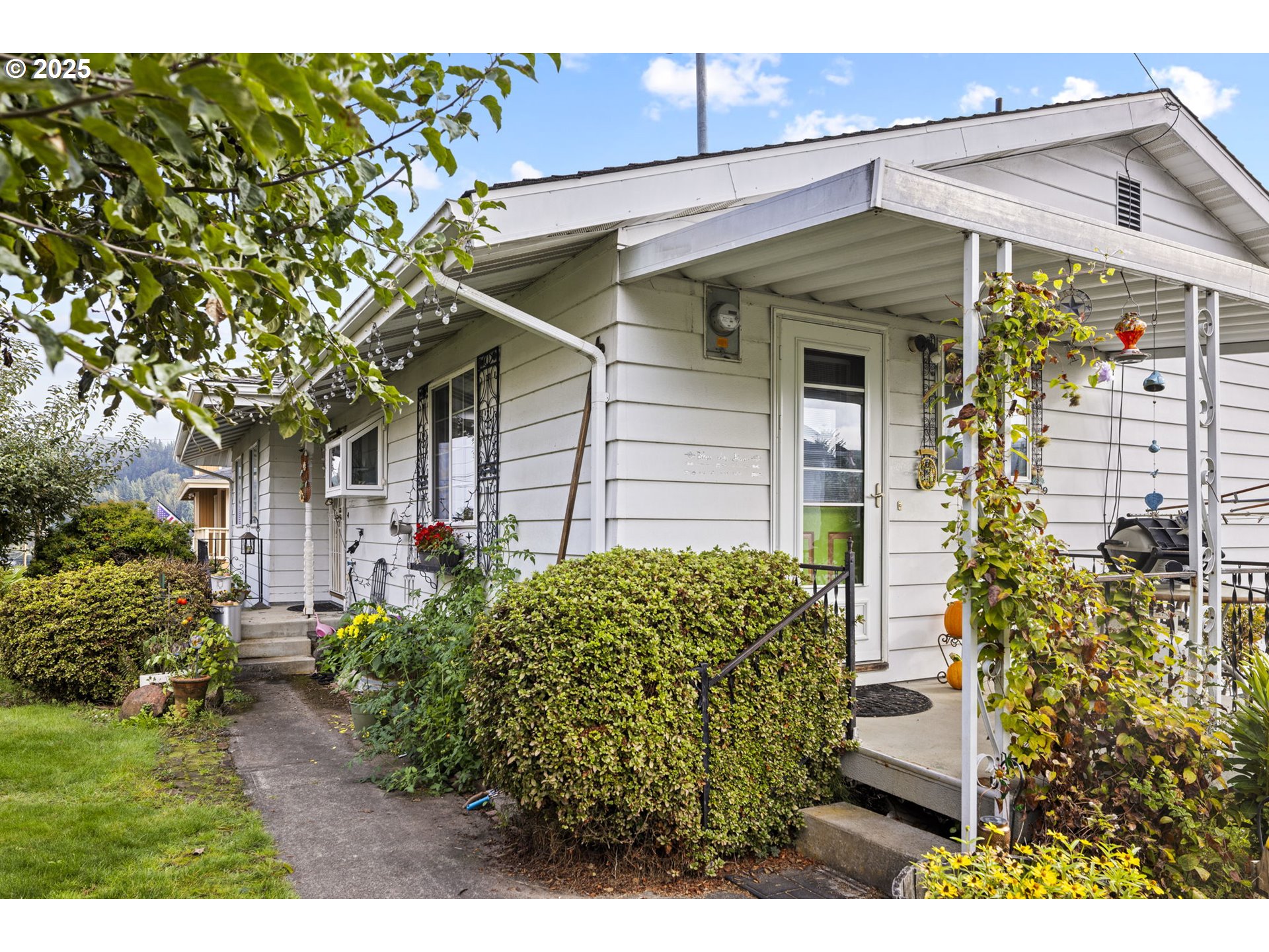 505 Southwest Tichenor Street Clatskanie, OR 97016 - Photo 5 of 39