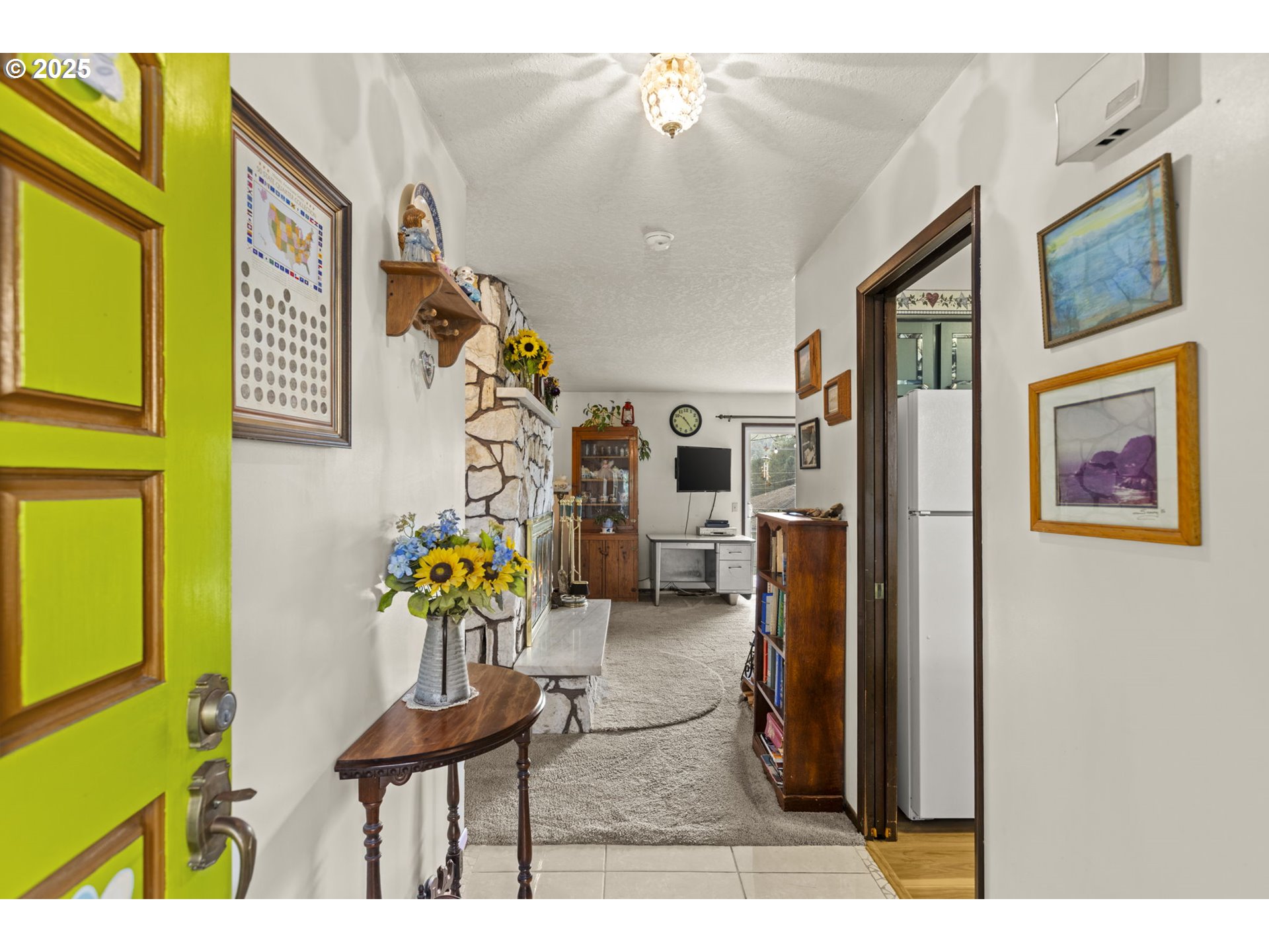 505 Southwest Tichenor Street Clatskanie, OR 97016 - Photo 8 of 39 Entrance/Foyer