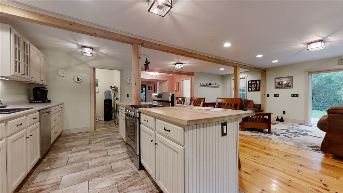 123 Dye Hill Road Hopkinton, RI 02832 - Photo 13 of 40 Kitchen