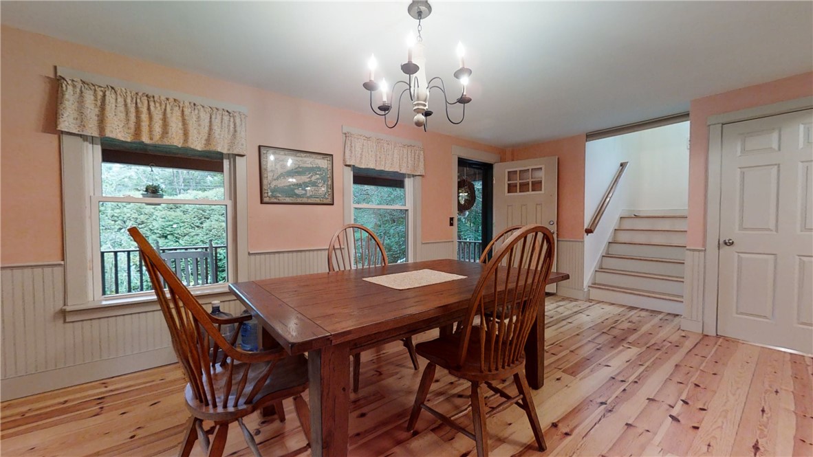 123 Dye Hill Road Hopkinton, RI 02832 - Photo 20 of 40 Dining room