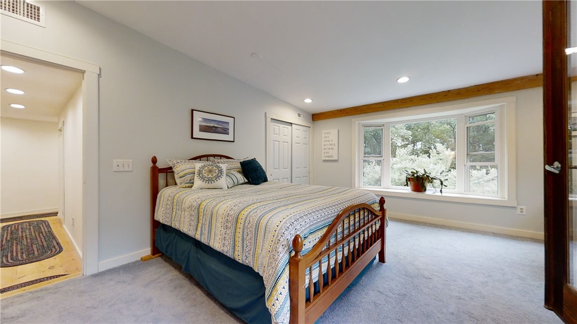 123 Dye Hill Road Hopkinton, RI 02832 - Photo 29 of 40 Master bedroom