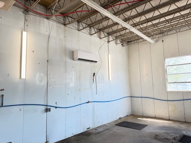 1000 East Main Street Decherd, TN 37324 - Photo 18 of 18 a view of a garage