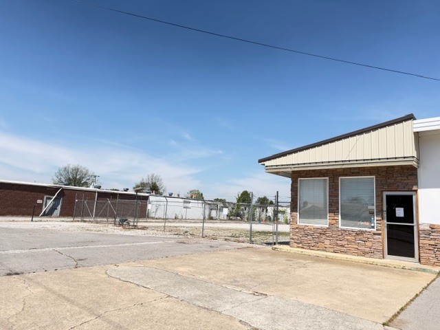 1000 East Main Street Decherd, TN 37324 - Photo 2 of 18 a view of a house