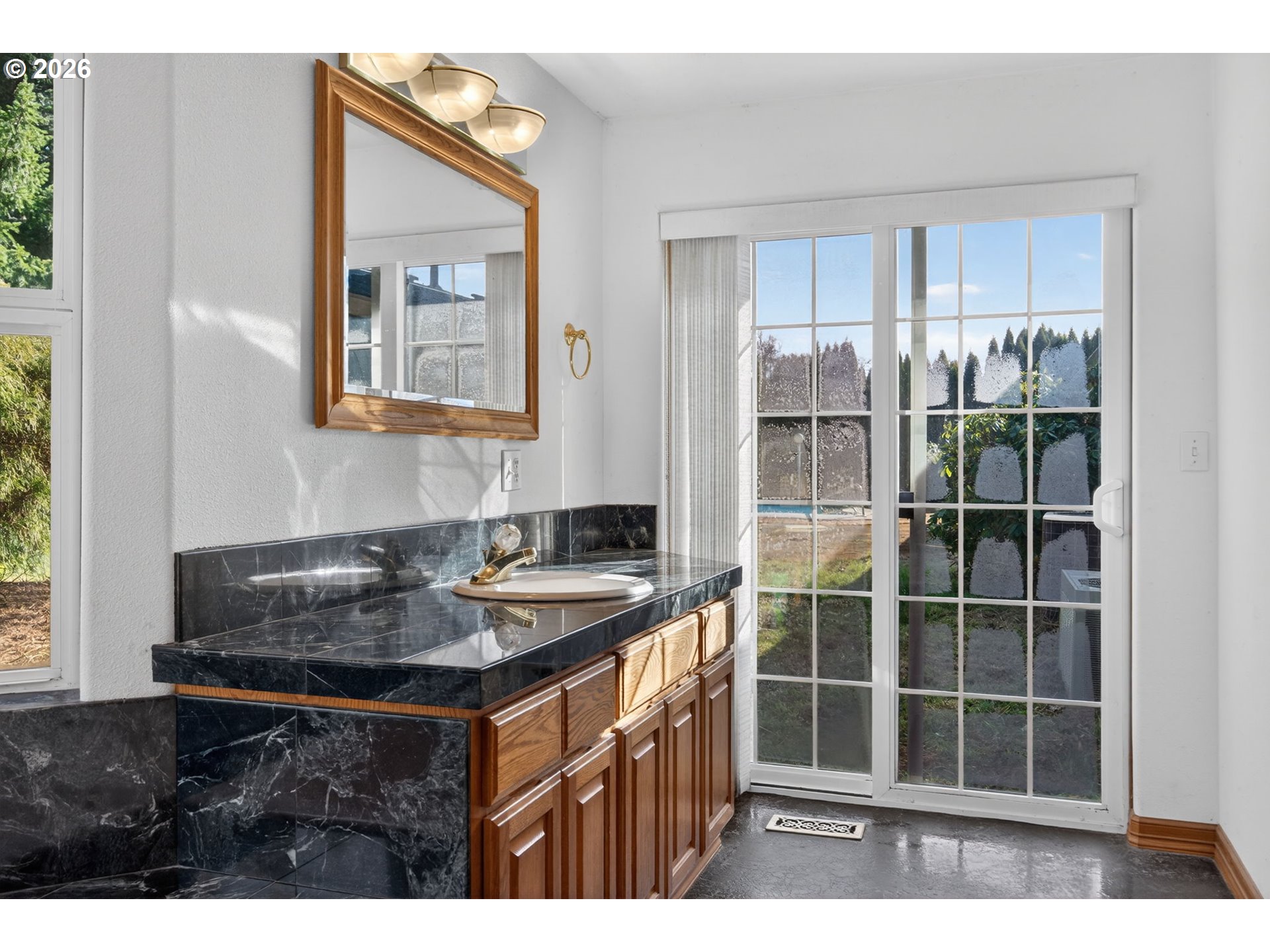 25820 South Linda Road Canby, OR 97013 - Photo 40 of 47 En Suite Bathroom