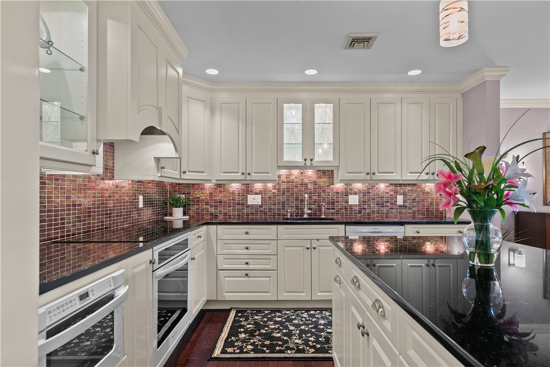 111 Harrison Avenue, Unit B4 Newport, RI 02840 - Photo 13 of 38