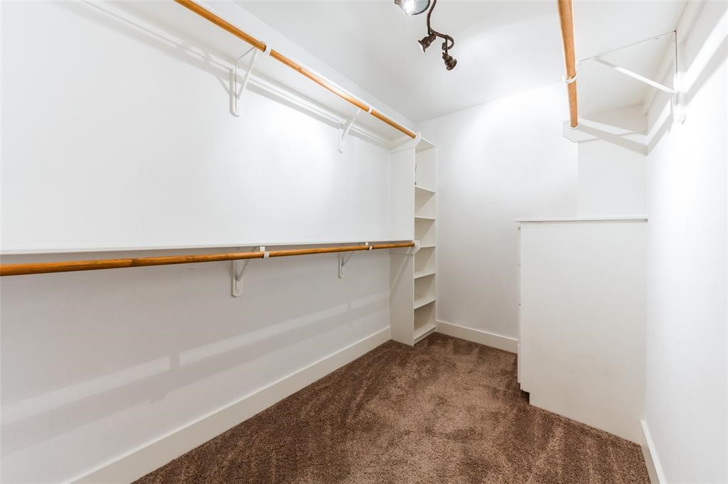 3027 Buttercup Street Houston, TX 77063 - Photo 10 of 29 a view of small space