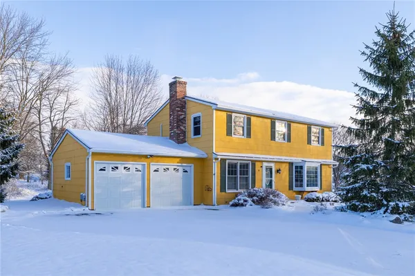 $340,000 | 19 Williamsburg Drive, Perinton, NY 14450