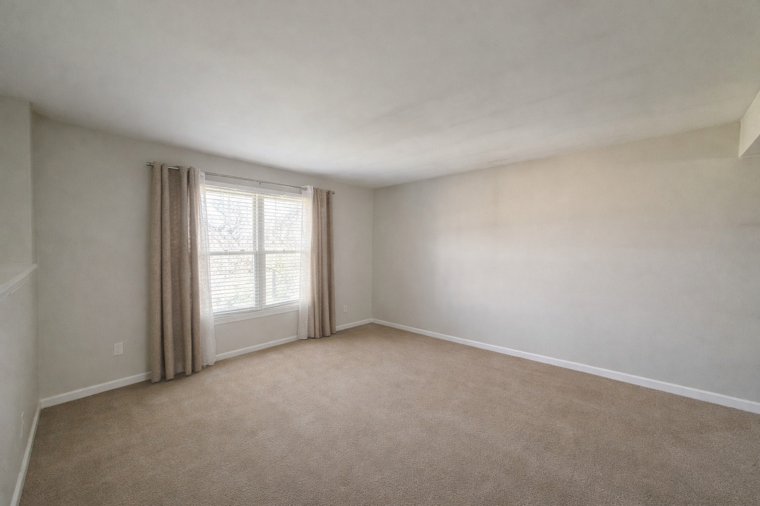 101 1/2 East North Street Danforth, IL 60930 - Photo 2 of 14 an empty room with windows
