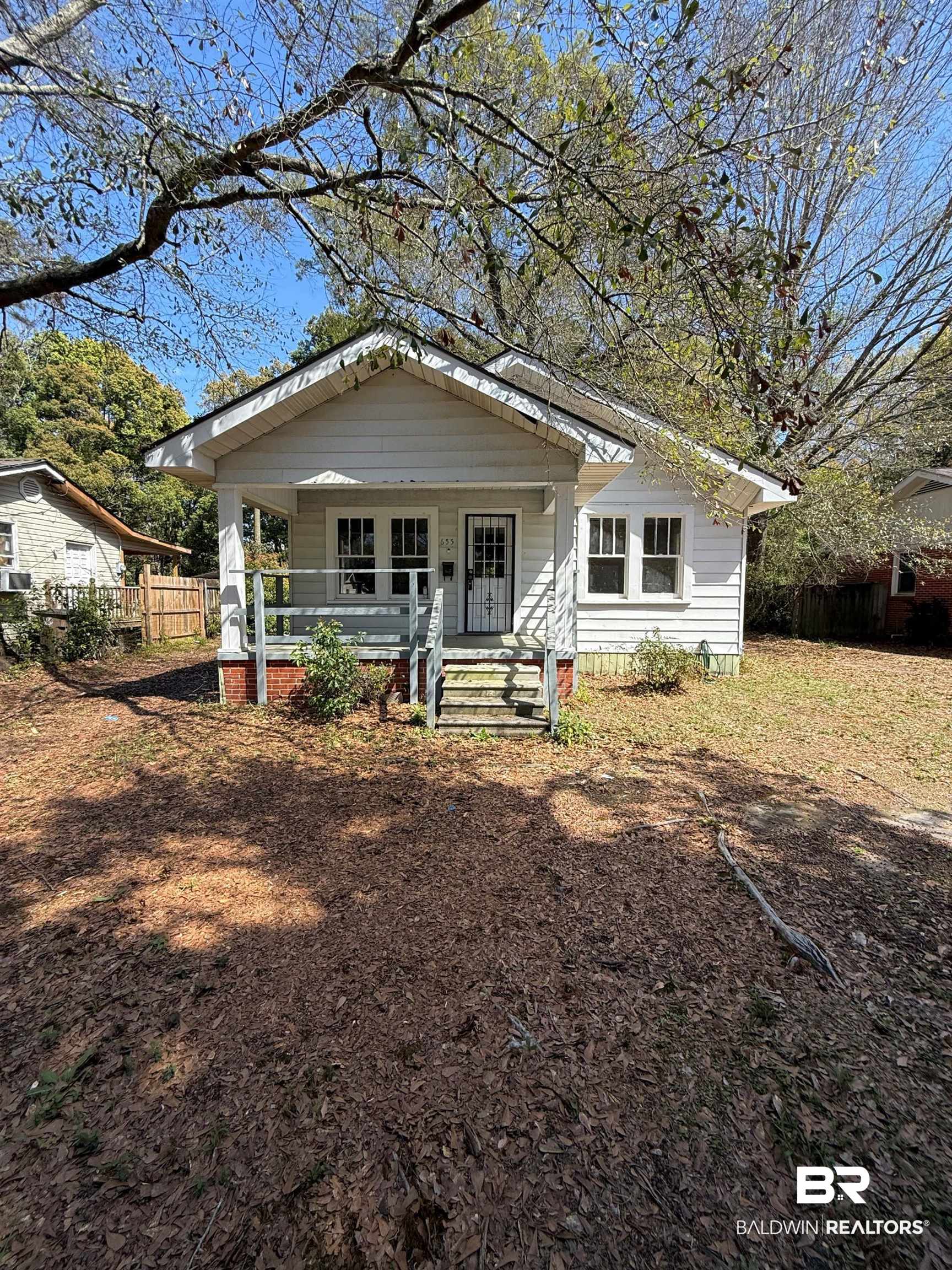 655 Mandrell Street Mobile, AL 36606 - Photo 2 of 12 Bungalow with a porch