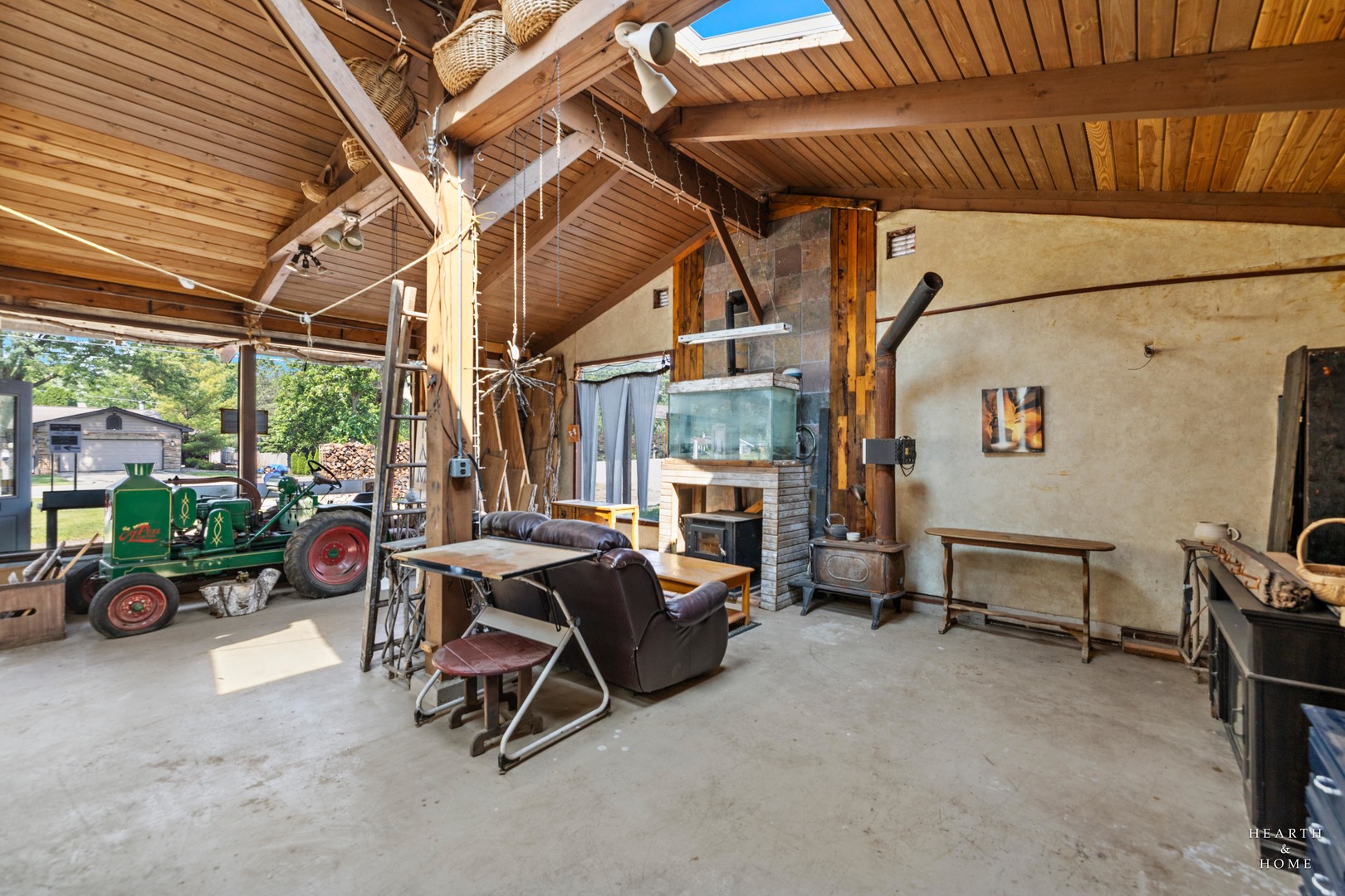 7417 West Hillside Road Crystal Lake, IL 60012 - Photo 2 of 10 Gallery Image 2