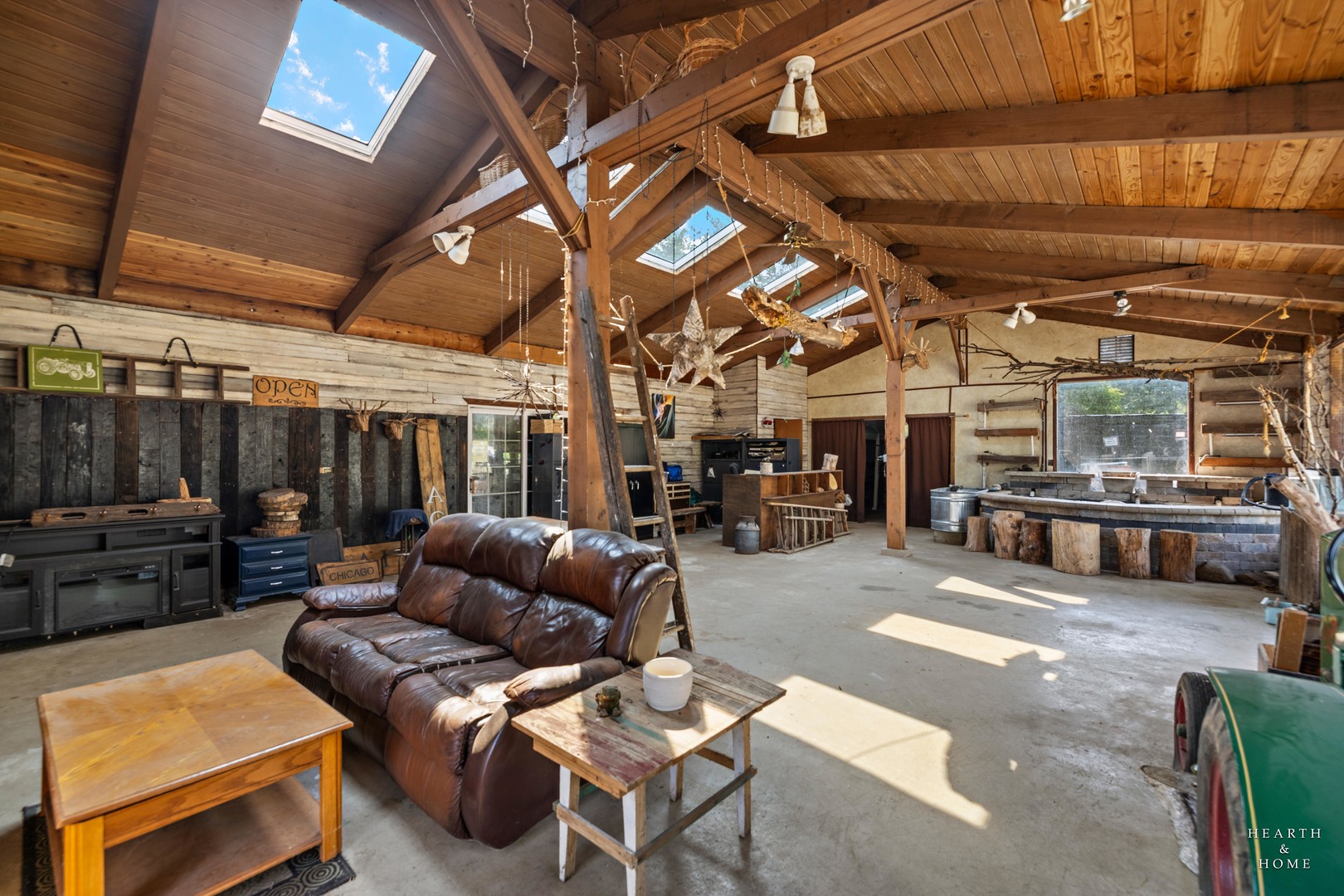 7417 West Hillside Road Crystal Lake, IL 60012 - Photo 4 of 10 Gallery Image 4