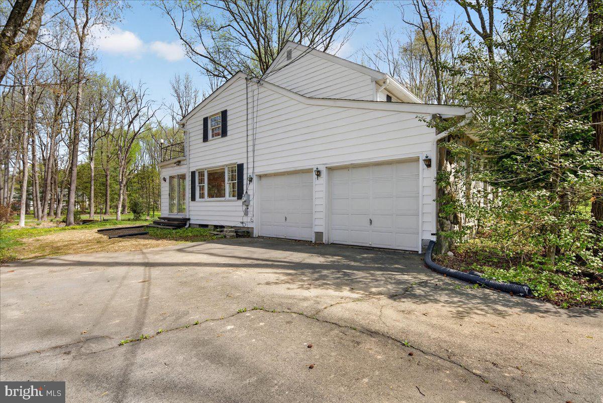 159 Bull Run Road Pennington, NJ 08534 - Photo 3 of 54
