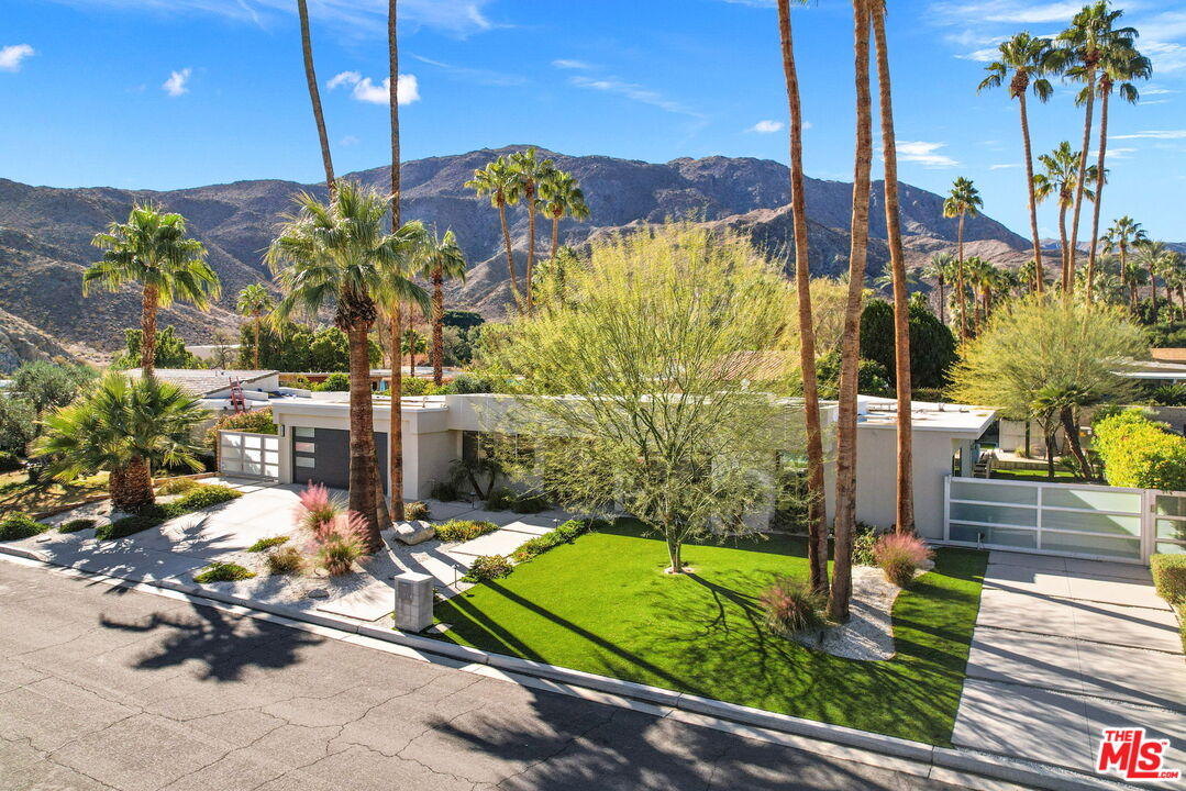 71581 Halgar Road Rancho Mirage, CA 92270 - Photo 38 of 39 a picture of a table and chairs