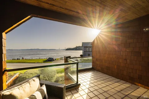 $3,177,000 | 403 Paradise Drive, Tiburon, CA 94920