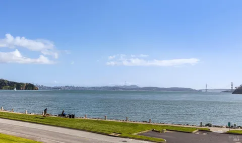 $3,177,000 | 403 Paradise Drive, Tiburon, CA 94920