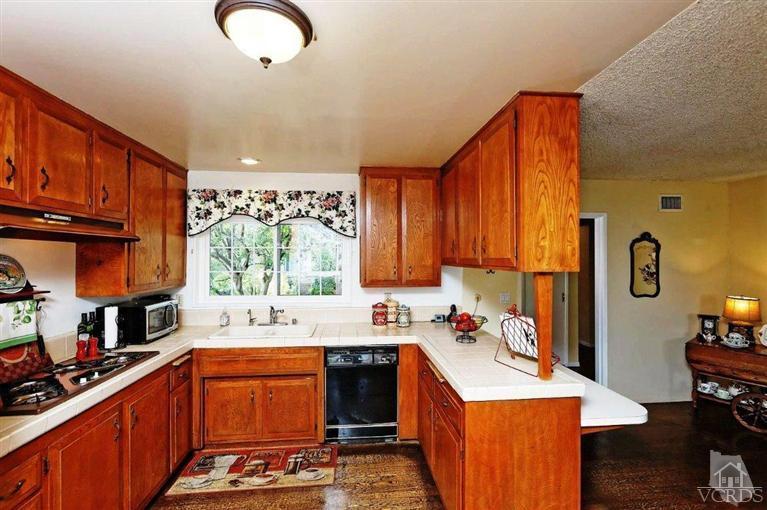 2015 Finch Court Simi Valley, CA 93063 - Photo 8 of 22 Additional Photo