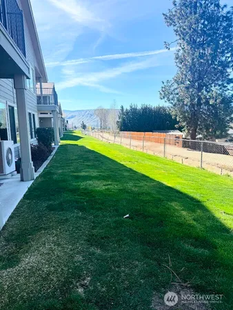 $424,900 | 520 11th Street Northeast, Unit 14, East Wenatchee, WA 98802
