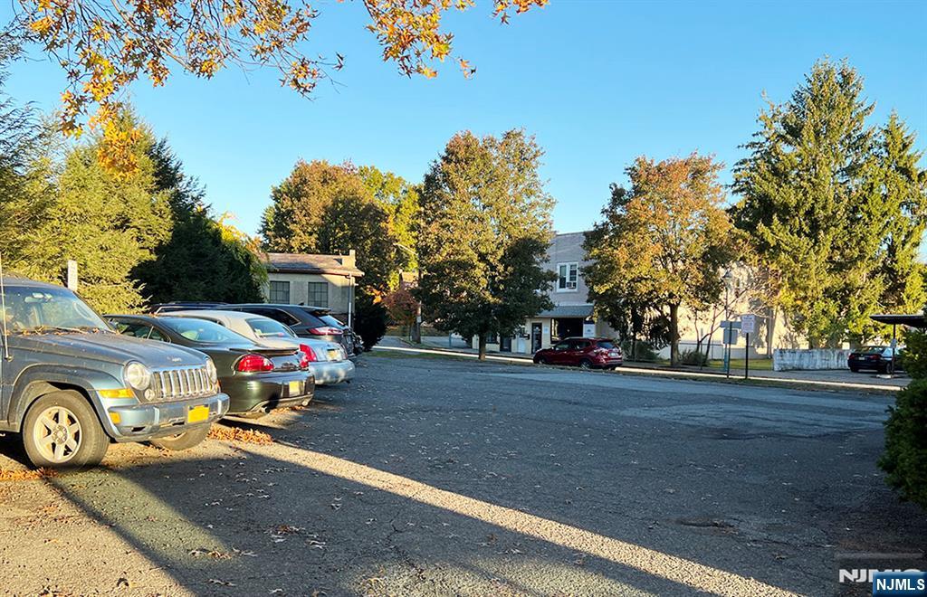 115 West Allendale Avenue, Unit 7 Allendale, NJ 07401 - Photo 7 of 10 a view of a street with cars