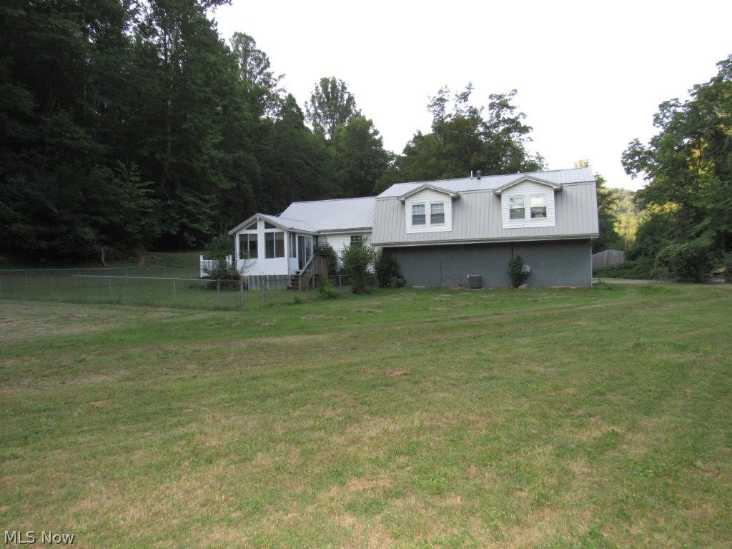 9726 Charleston Road Walton, WV 25286 - Photo 8 of 28