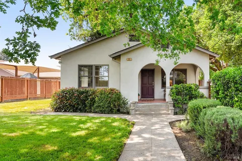 $995,000 | 31 Ward Street, Healdsburg, CA 95448