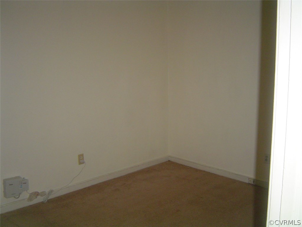 7625 Ponce De Leon Road North Chesterfield, VA 23237 - Photo 6 of 7 a room that has a window