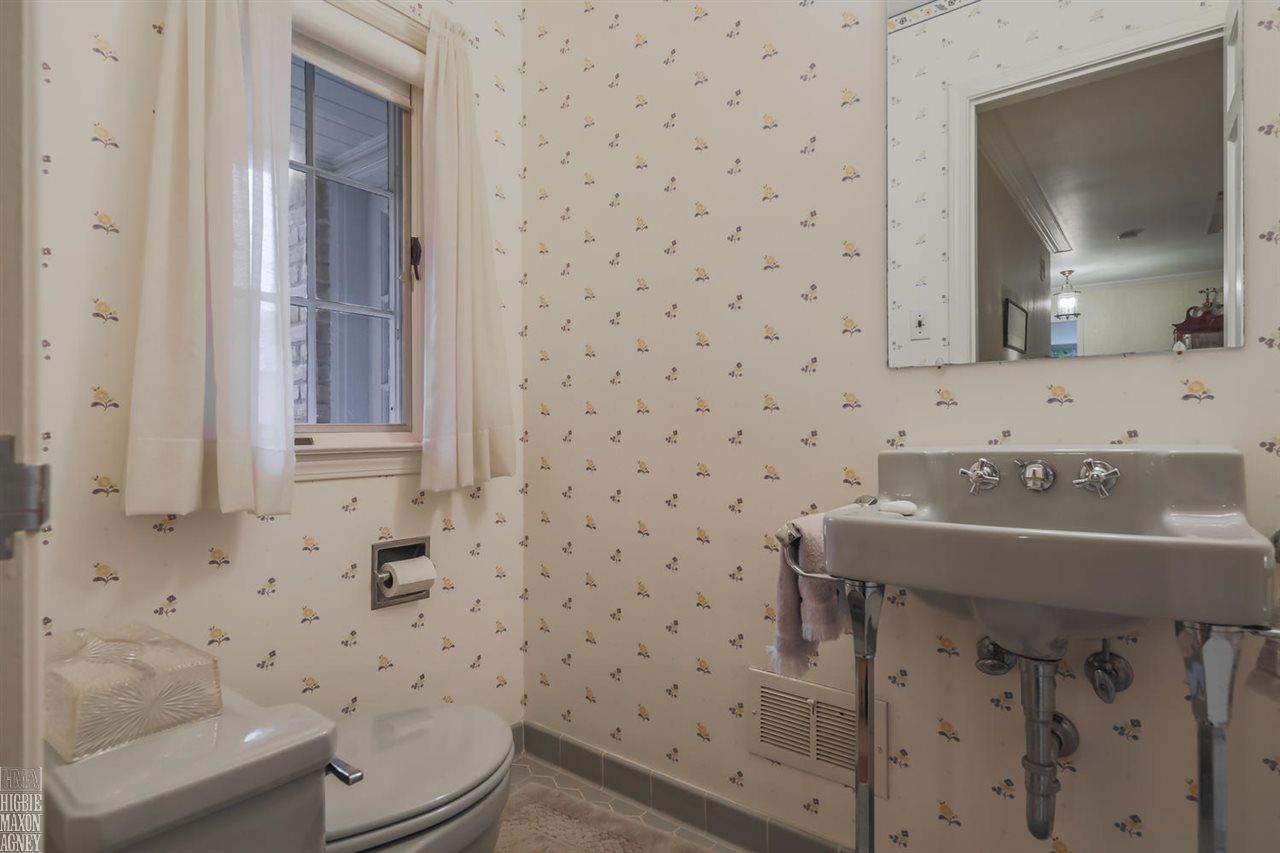 82 Cloverly Road Grosse Pointe Farms, MI 48236 - Photo 20 of 40