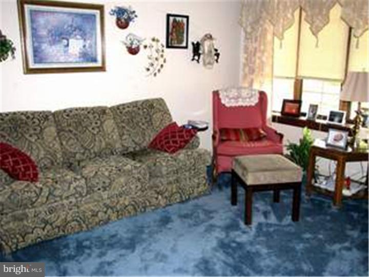 3 Wexford Road Gibbsboro, NJ 08026 - Photo 2 of 19 Living Room