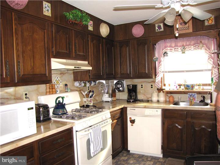 3 Wexford Road Gibbsboro, NJ 08026 - Photo 4 of 19 Kitchen