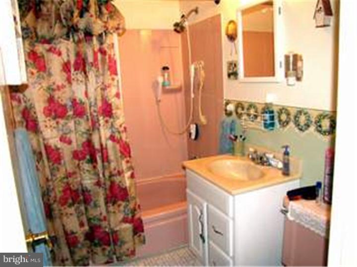 3 Wexford Road Gibbsboro, NJ 08026 - Photo 9 of 19 Bathroom