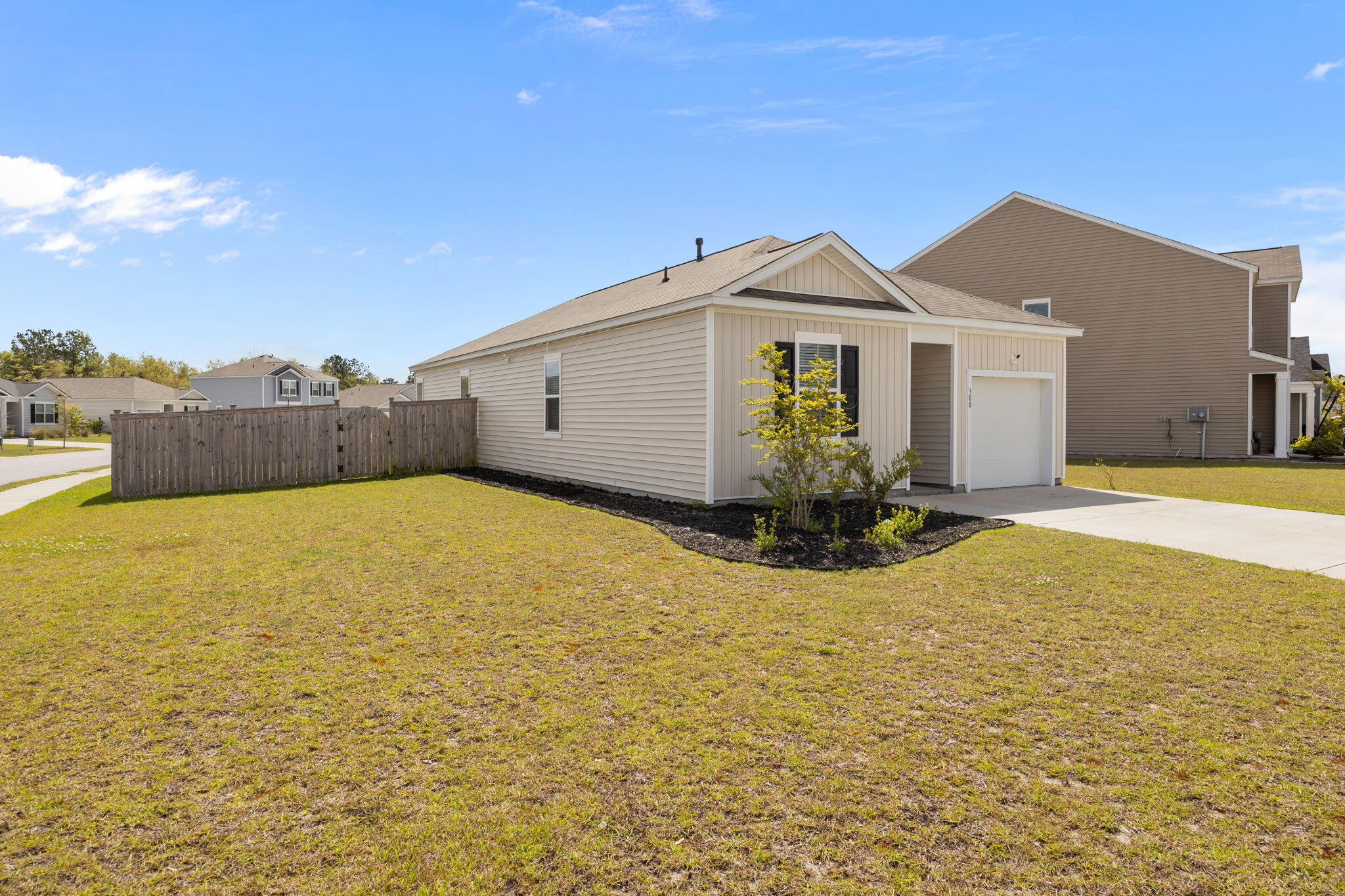 300 Feldspar Lane Ladson, SC 29456 - Photo 4 of 44 34-web-or-mls-470A5266