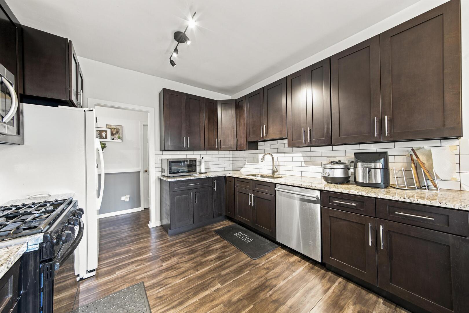4144 Florence Way, Unit 4144 Glenview, IL 60025 - Photo 5 of 15 Gallery Image 5