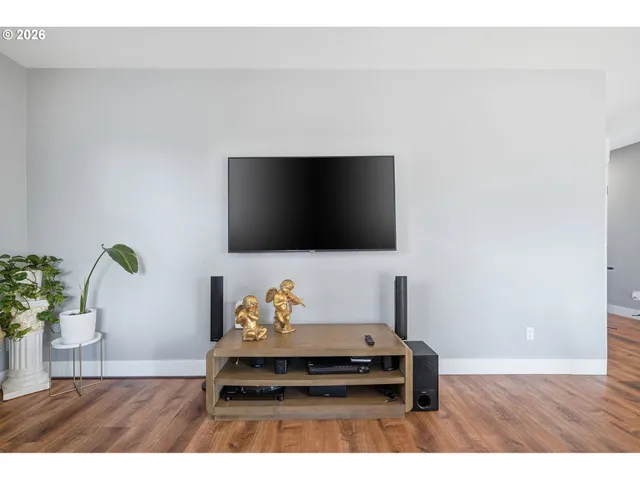 $619,900 | 1228 I Street, Washougal, WA 98671