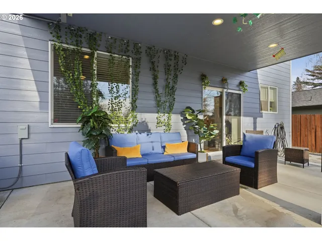 $619,900 | 1228 I Street, Washougal, WA 98671