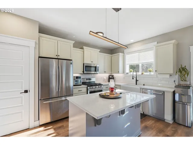 $619,900 | 1228 I Street, Washougal, WA 98671