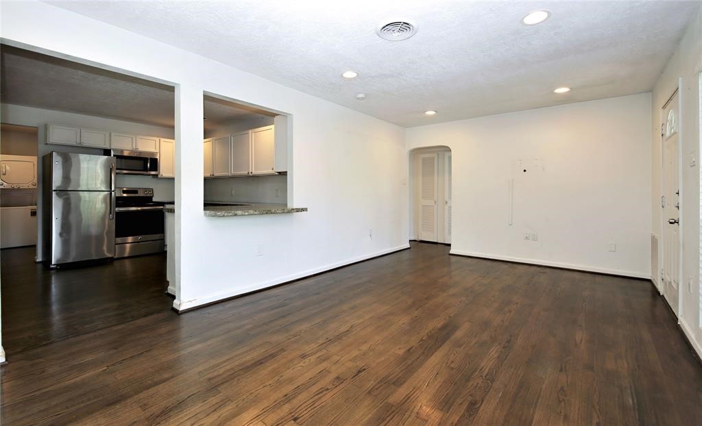 728 East 13th Street Houston, TX 77008 - Photo 4 of 14