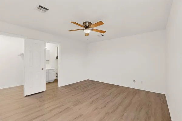 $1,350 | 150 Lobo Lane, Unit B, Little Elm, TX 75068