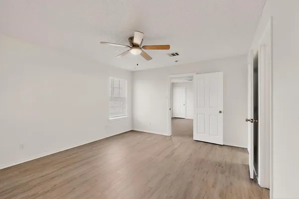 $1,350 | 150 Lobo Lane, Unit B, Little Elm, TX 75068