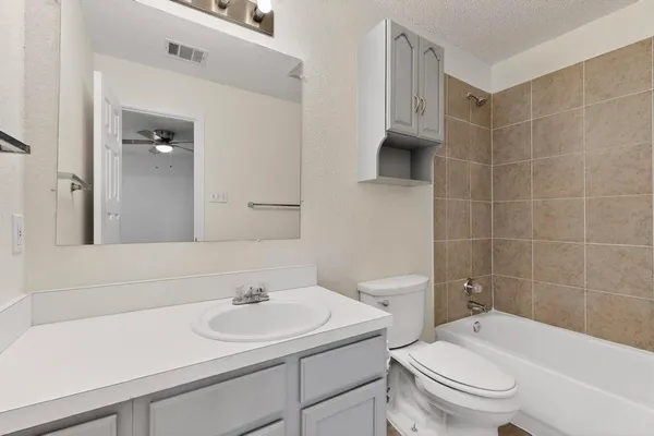 $1,350 | 150 Lobo Lane, Unit B, Little Elm, TX 75068